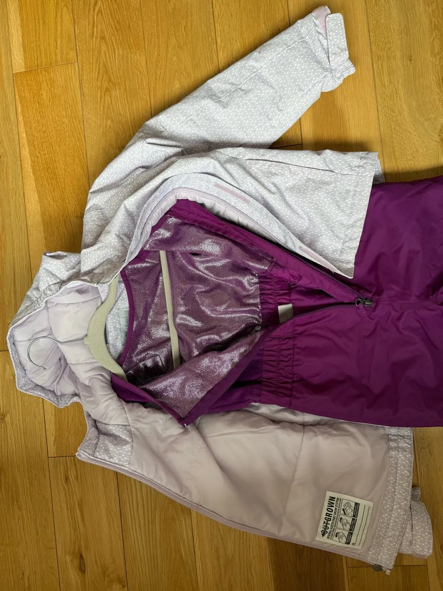 Columbia Girls Ski Suit-For 8 years - Image 3
