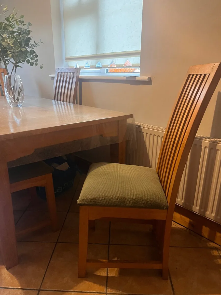 Kitchen table & chairs - Image 2