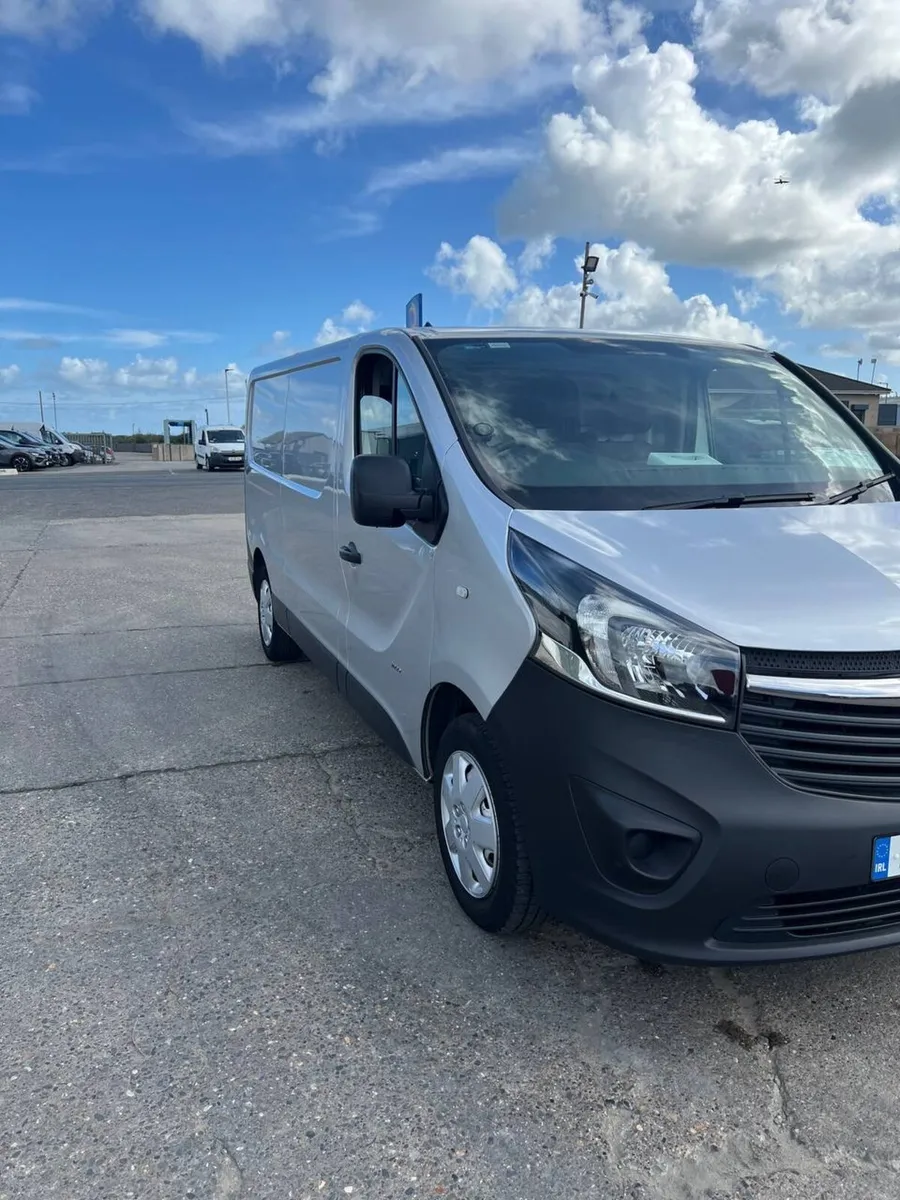 Car - Image 1