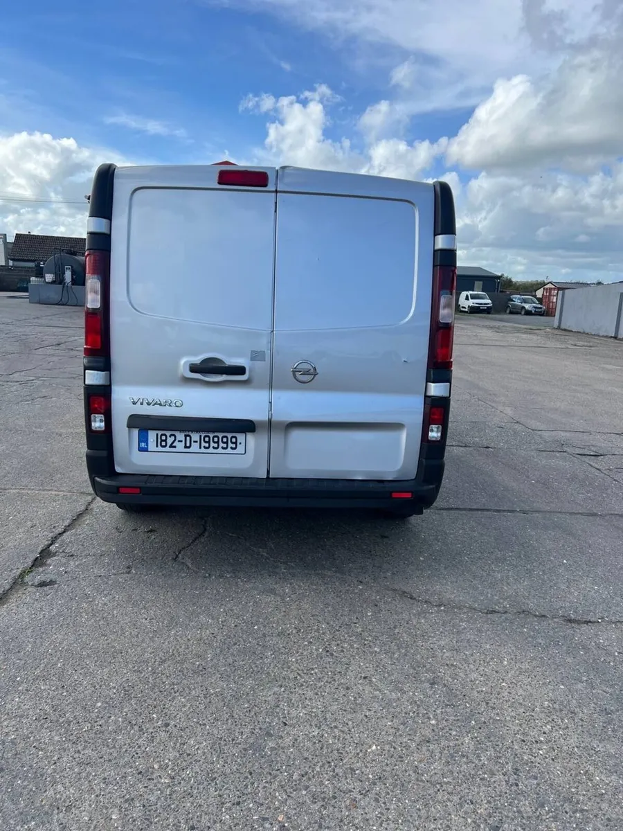 Car - Image 3