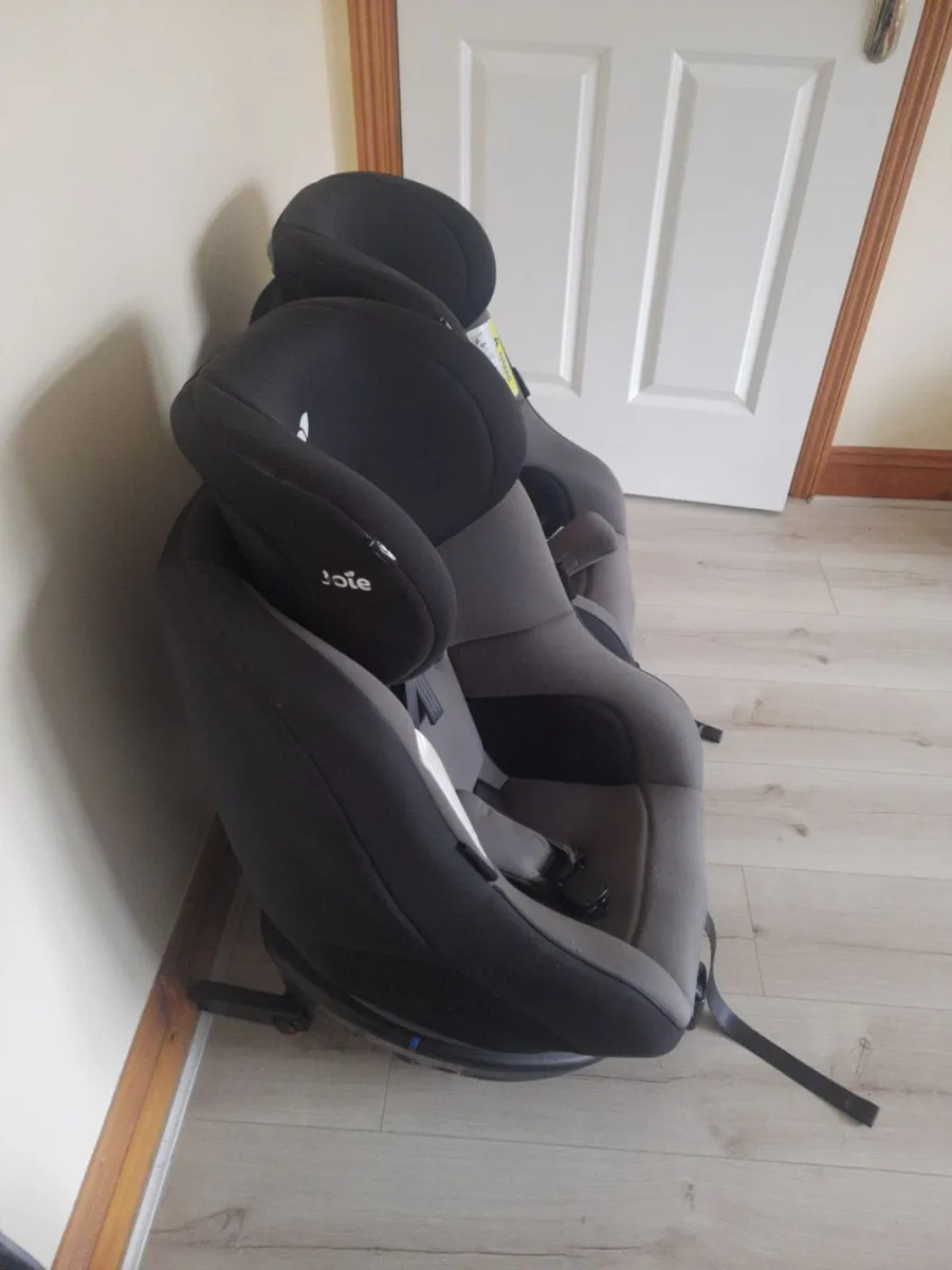 Car Seats x2 €30 ono - Image 4