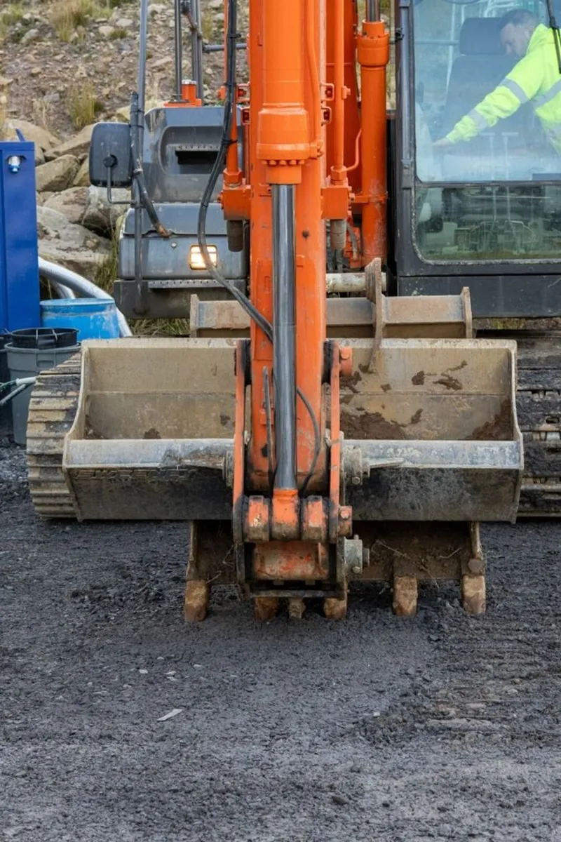 2016 HITACHI ZX130 LCN-5B | 360° EXCAVATOR - Image 2