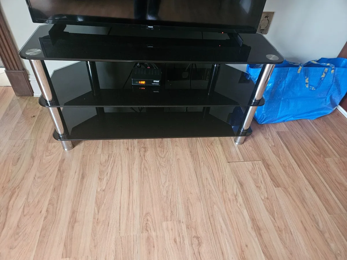 TV stand - Image 2