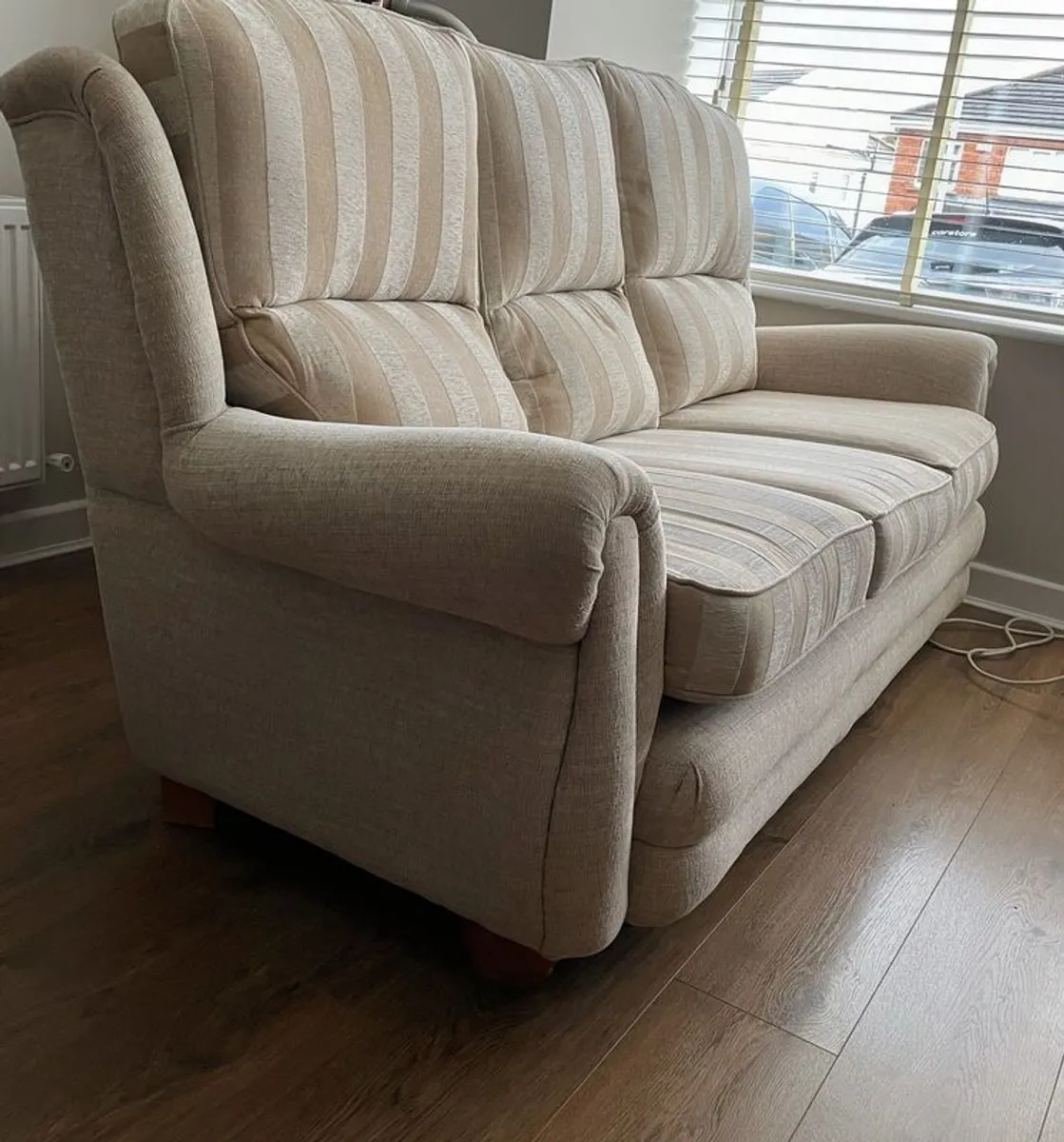 3 seater fabric sofa in excellent condition - Image 2
