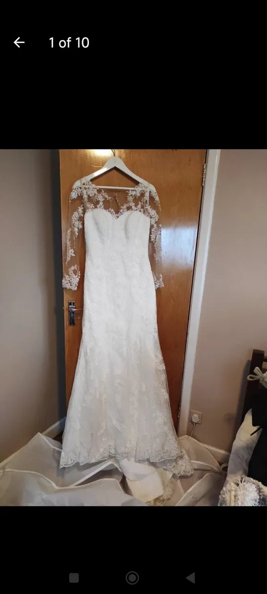 New size 12 wedding dress never worn - Image 1