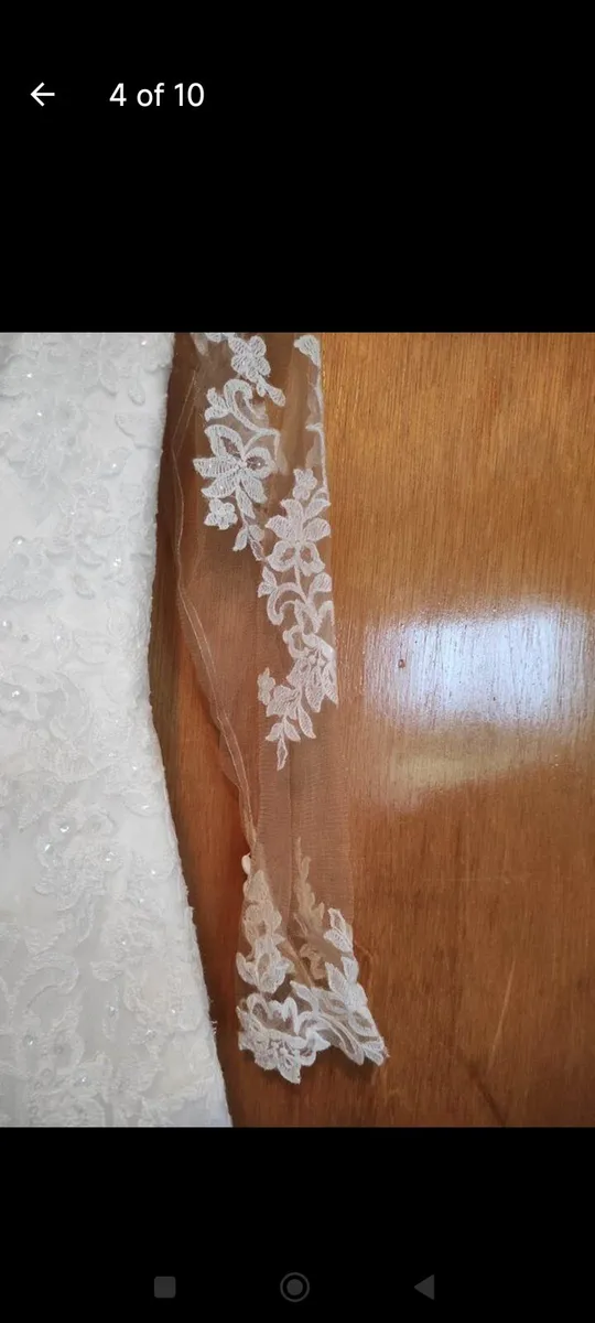 New size 12 wedding dress never worn - Image 4