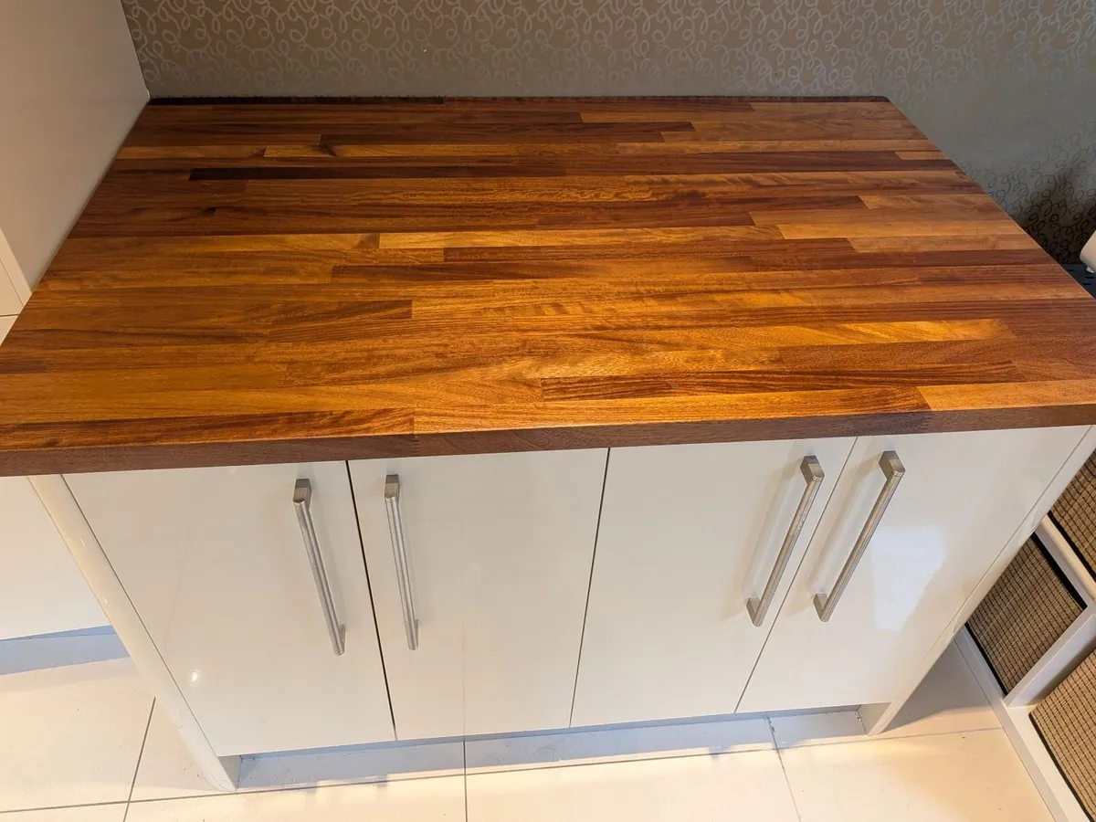 Kitchen Island - Image 2