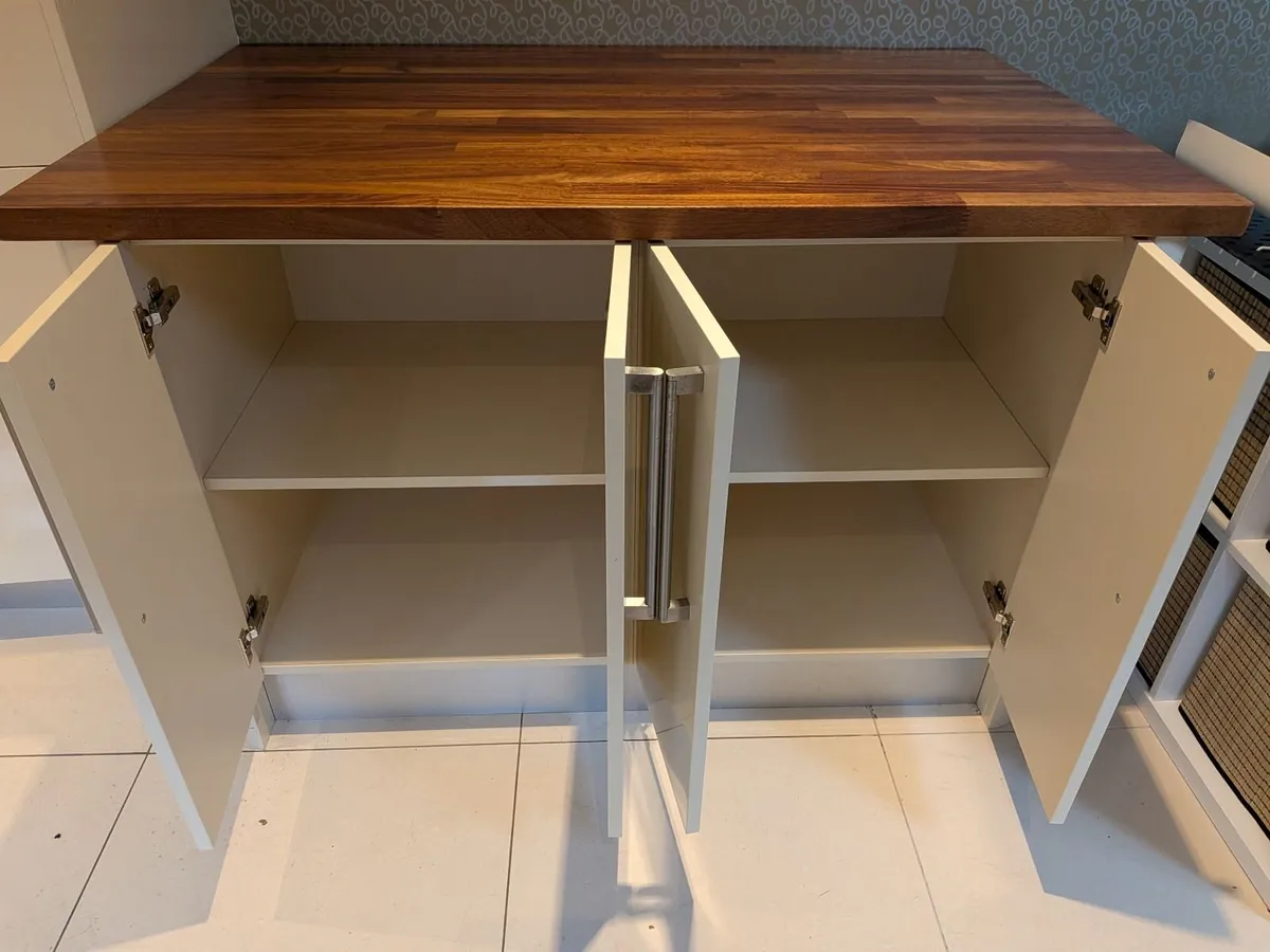 Kitchen Island - Image 3
