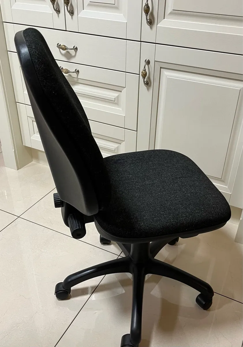 Swivel Office chair etc - Image 2