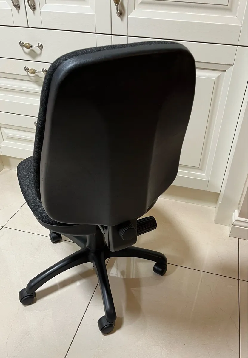 Swivel Office chair etc - Image 3