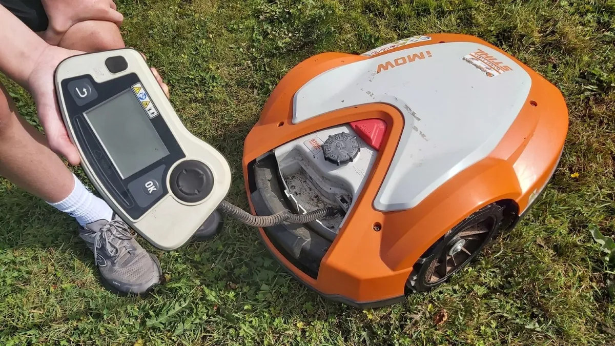 Robitic lawn mower -  Stihl RMI 632 PC - Image 2