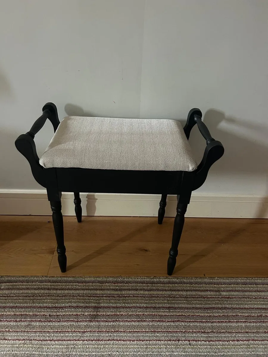 Bedroom stool / piano stool - Image 2