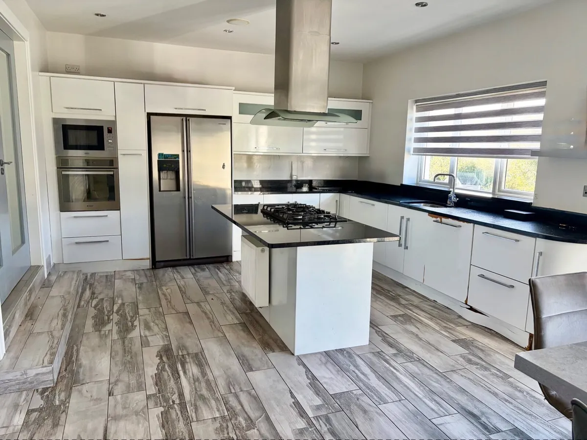 White high gloss  Kitchen