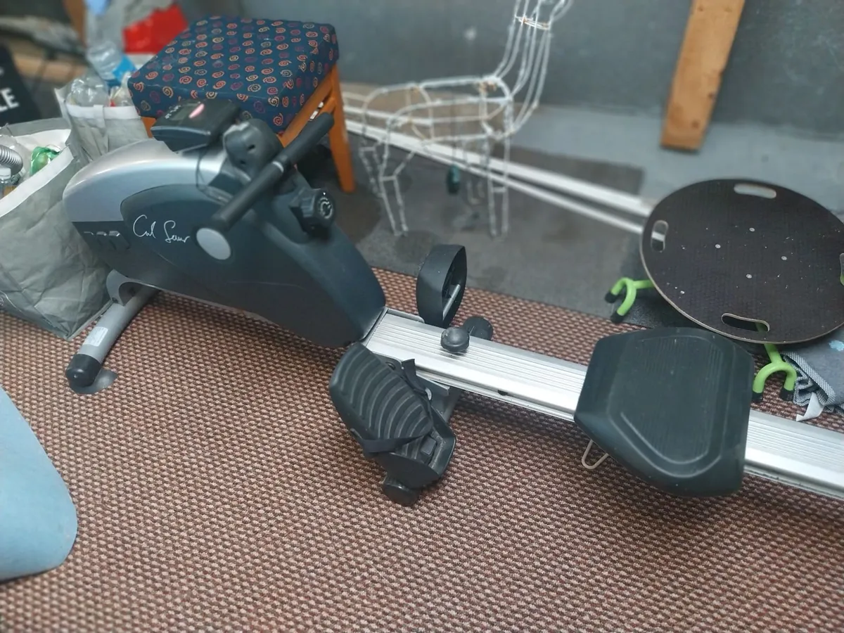 Rowing Machine - Image 2