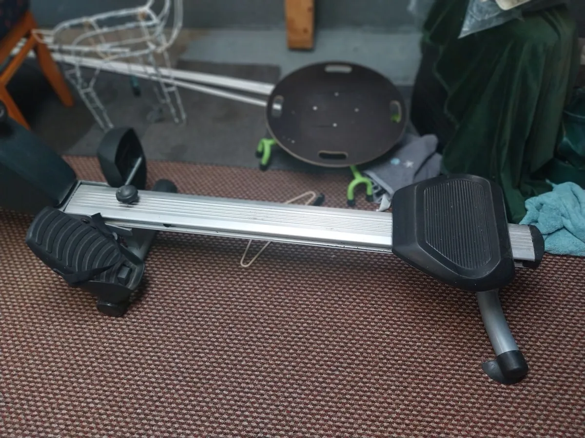 Rowing Machine - Image 4