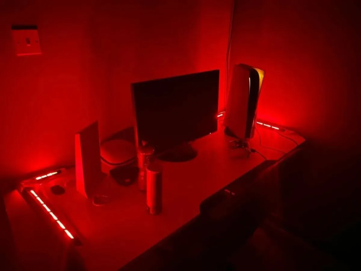 Gaming PC Table Desk With LED lights - Image 4