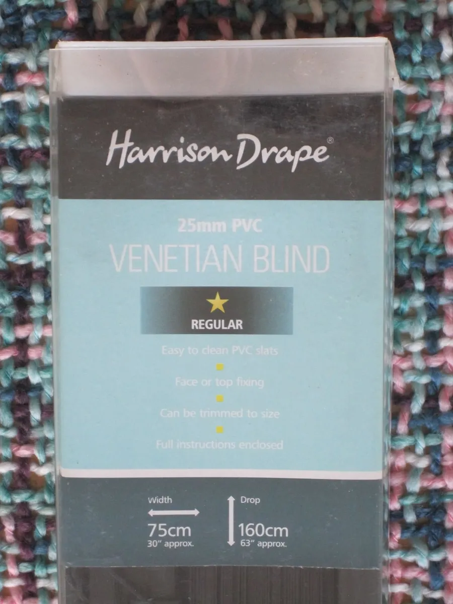 Black Venetian Blinds - Image 3
