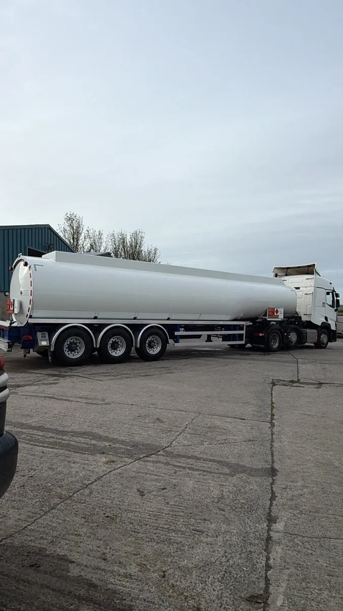 Fuel Tanker Trailer - Image 1