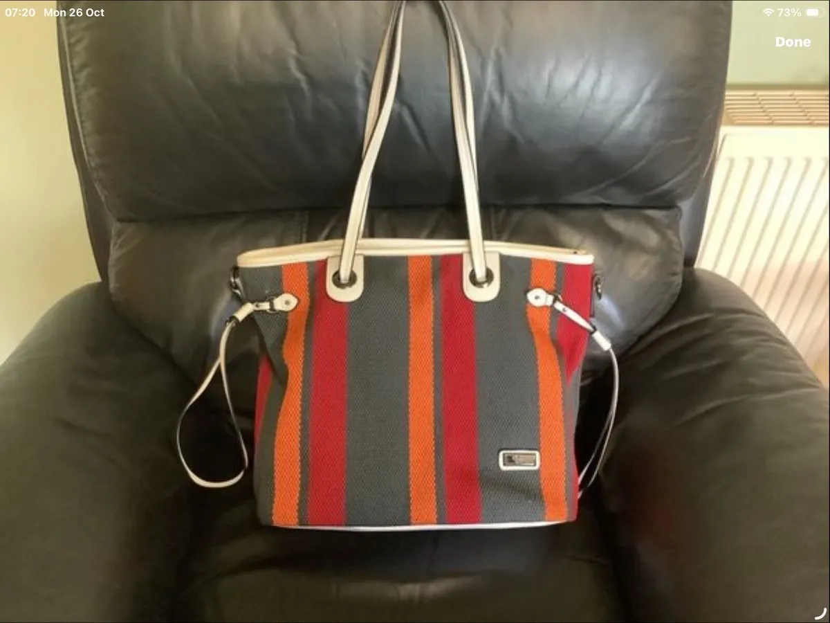 Large shoulder/crossbody bag - Image 1