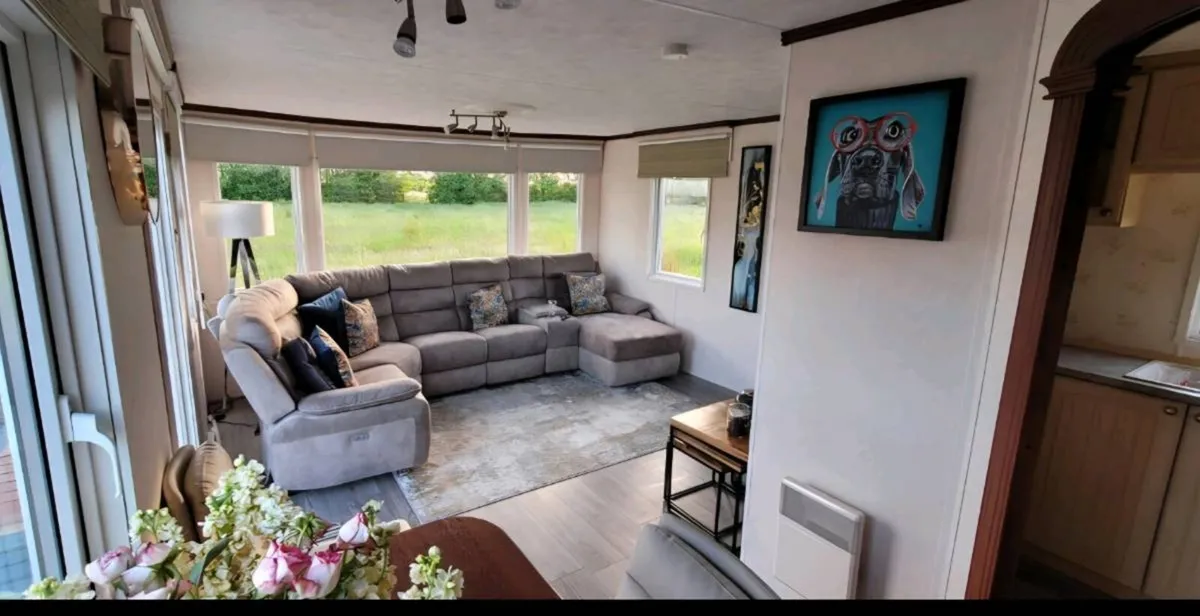 FULLY FURNISHED WINTER SPEC 37 X 12.5 MOBILE HOME - Image 2