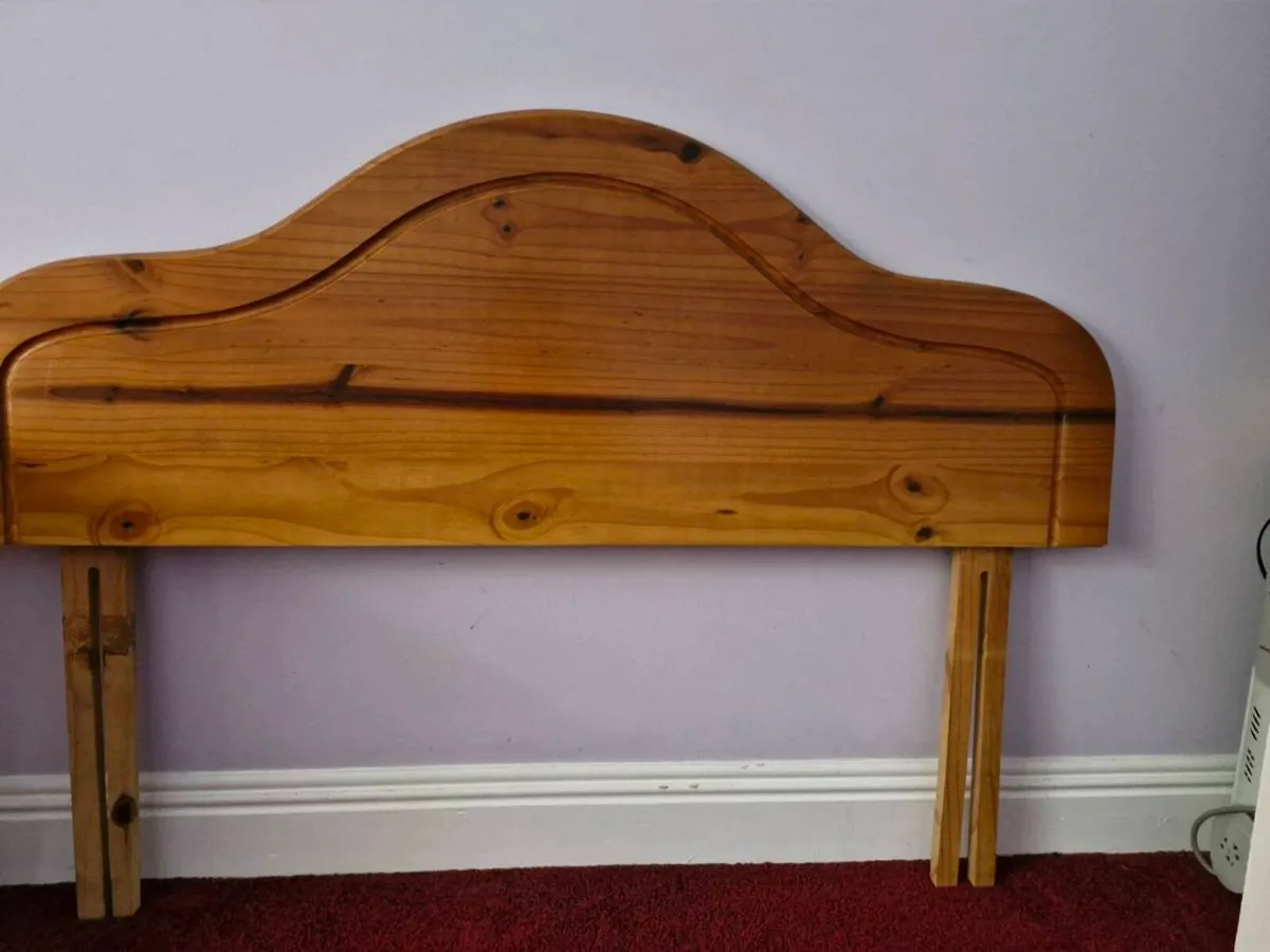 Headboard & locker - Image 2