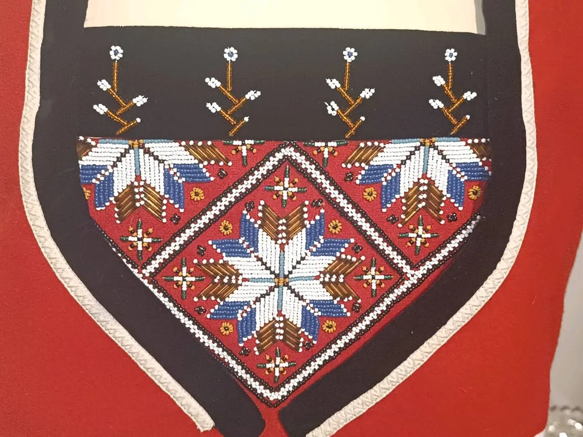Antique Inuit Handcraft - Image 2