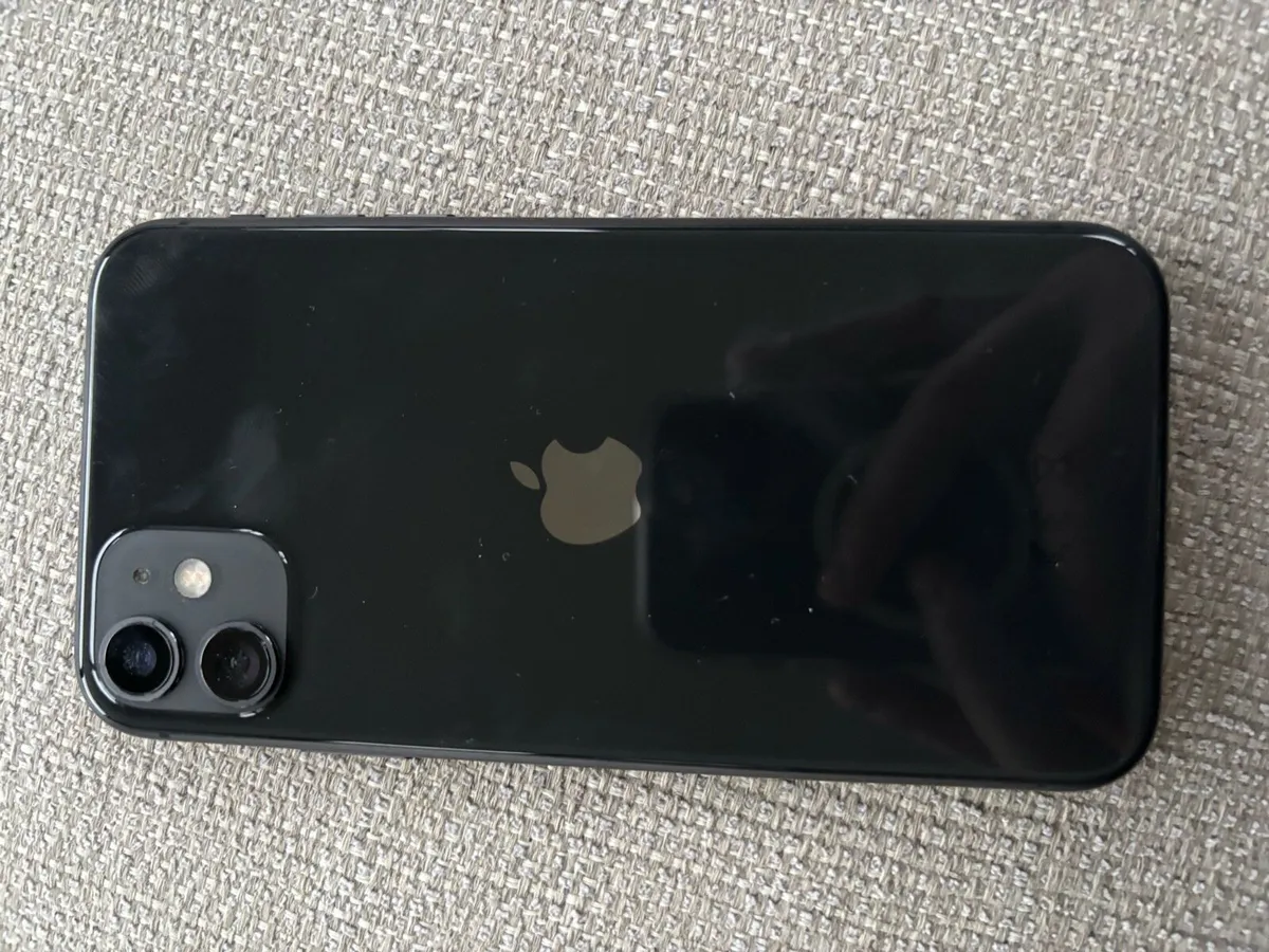 I Phone 11 - Image 4