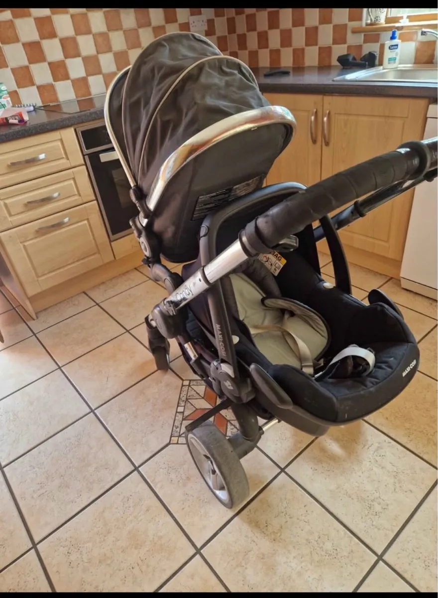 I candy peach double buggy - Image 1