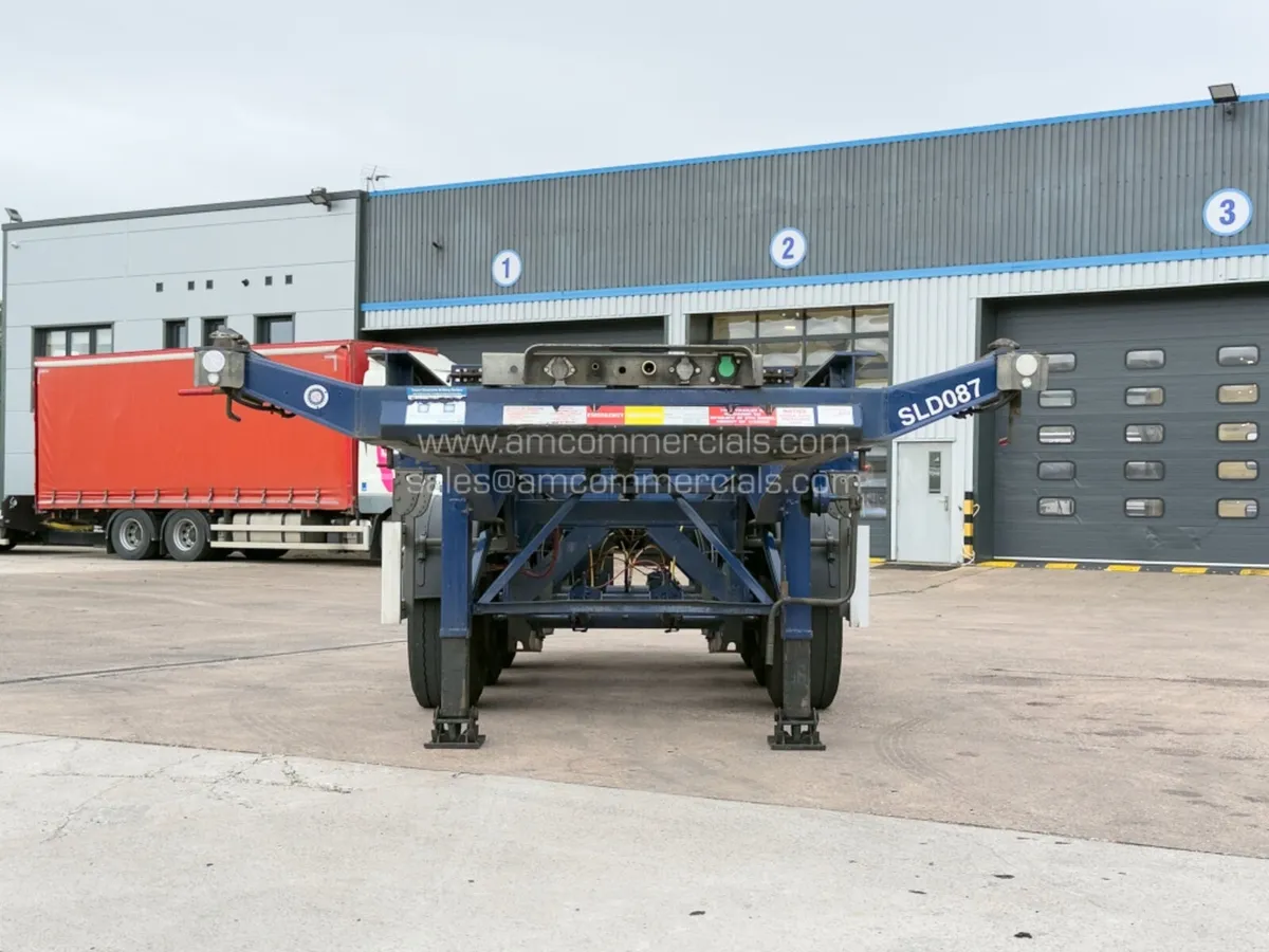 2021 DENNISON SLIDING SKELETAL TRI AXLE TRAILER - Image 2