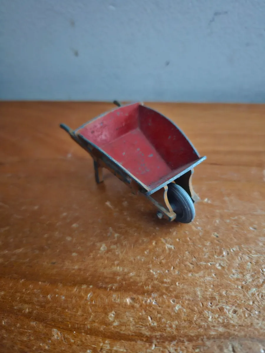 Dinky 1950's Wheel Barrow - Image 2