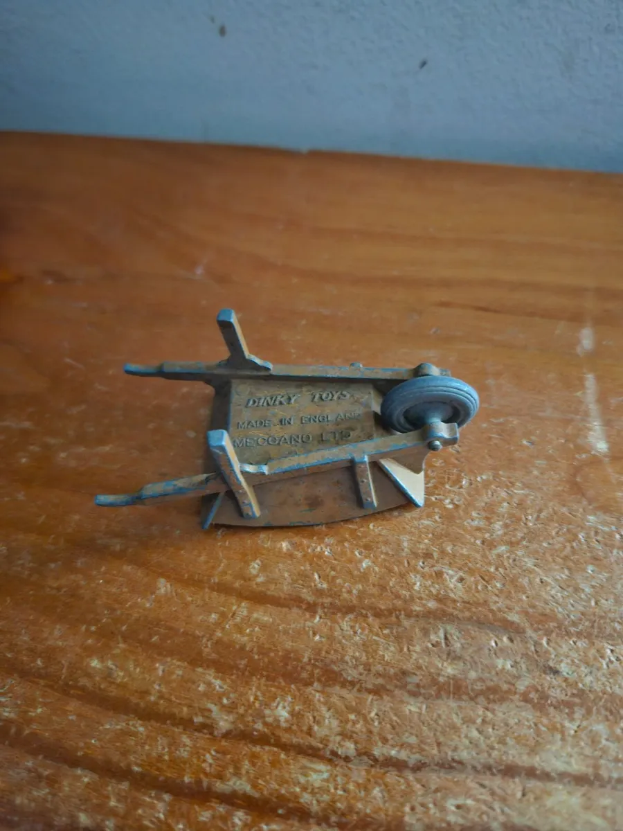 Dinky 1950's Wheel Barrow - Image 1