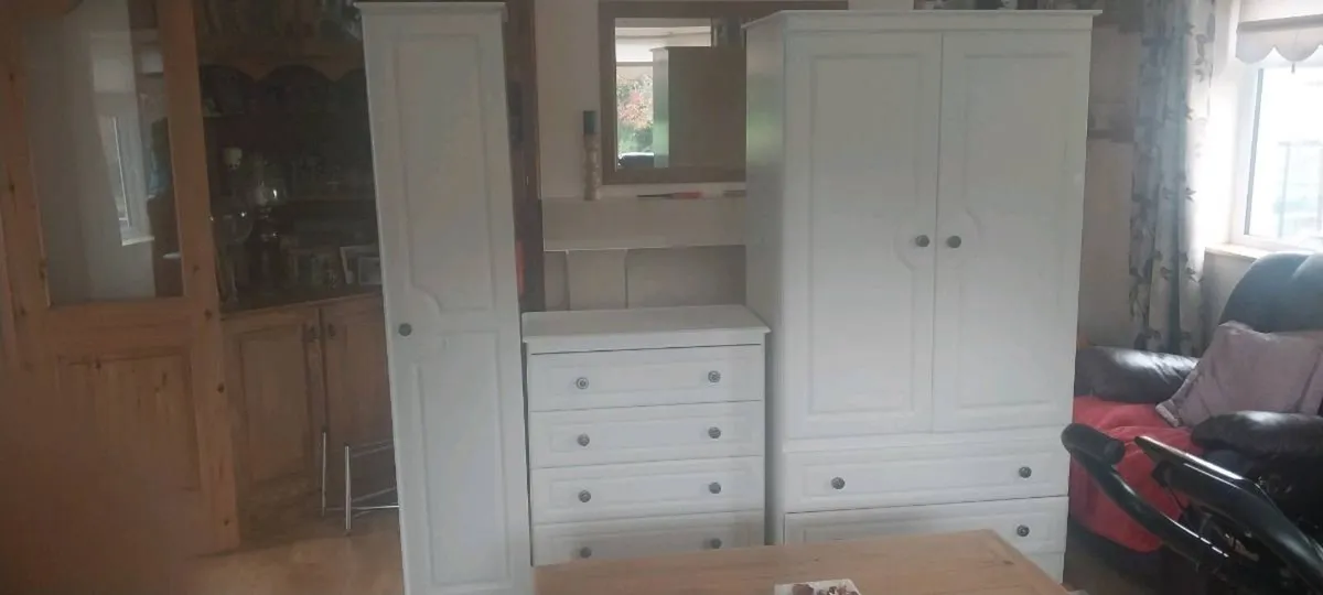 Wardrobe - Image 3