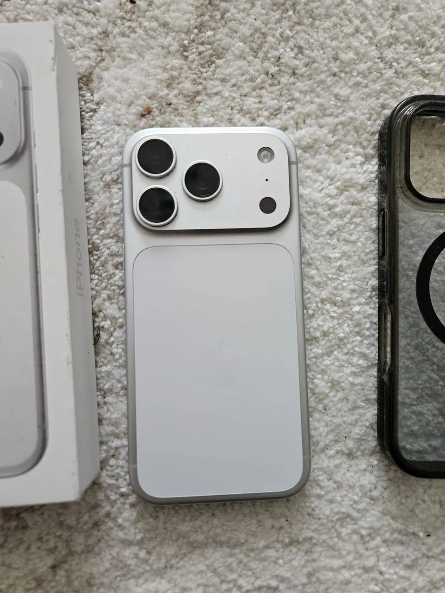iPhone 17 pro - Image 2