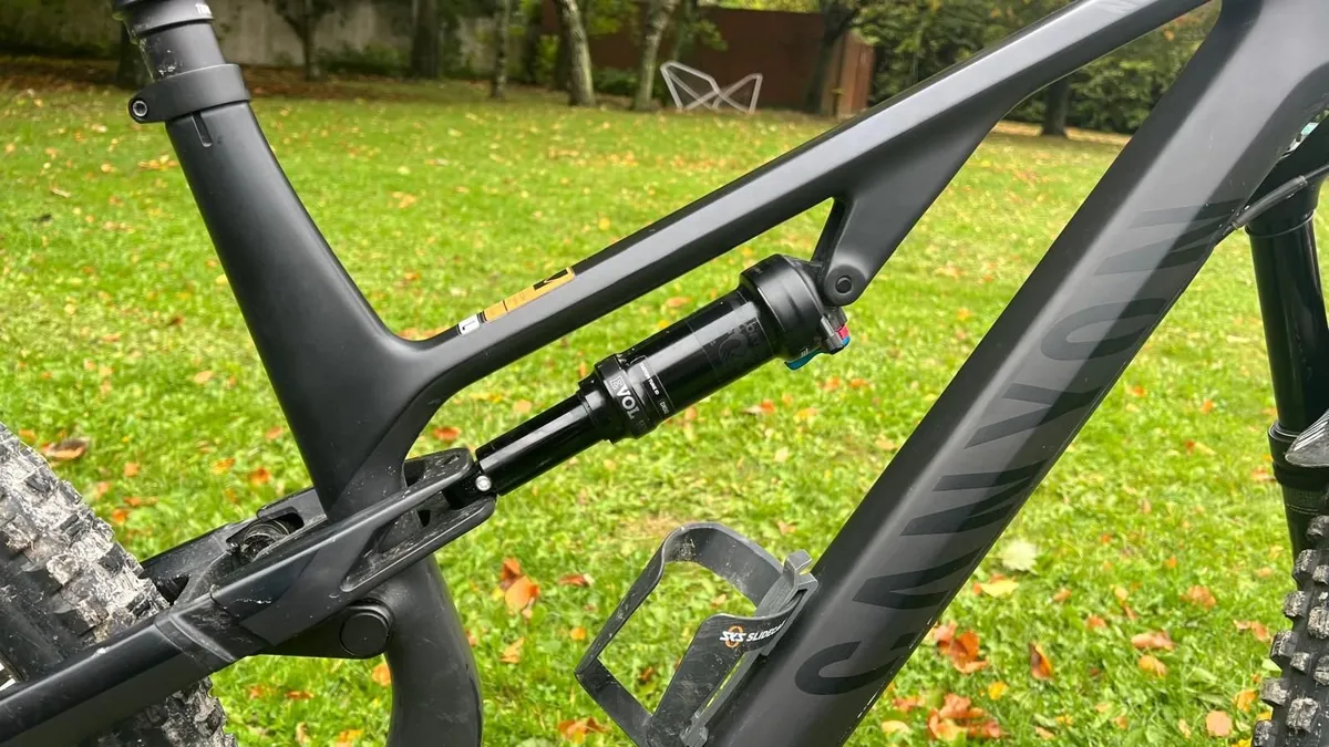 Canyon Neuron CF Carbon - Size L - Reynolds Carbon - Image 1