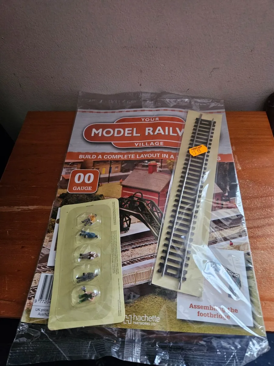 Hornby OO Gauge People - Image 1