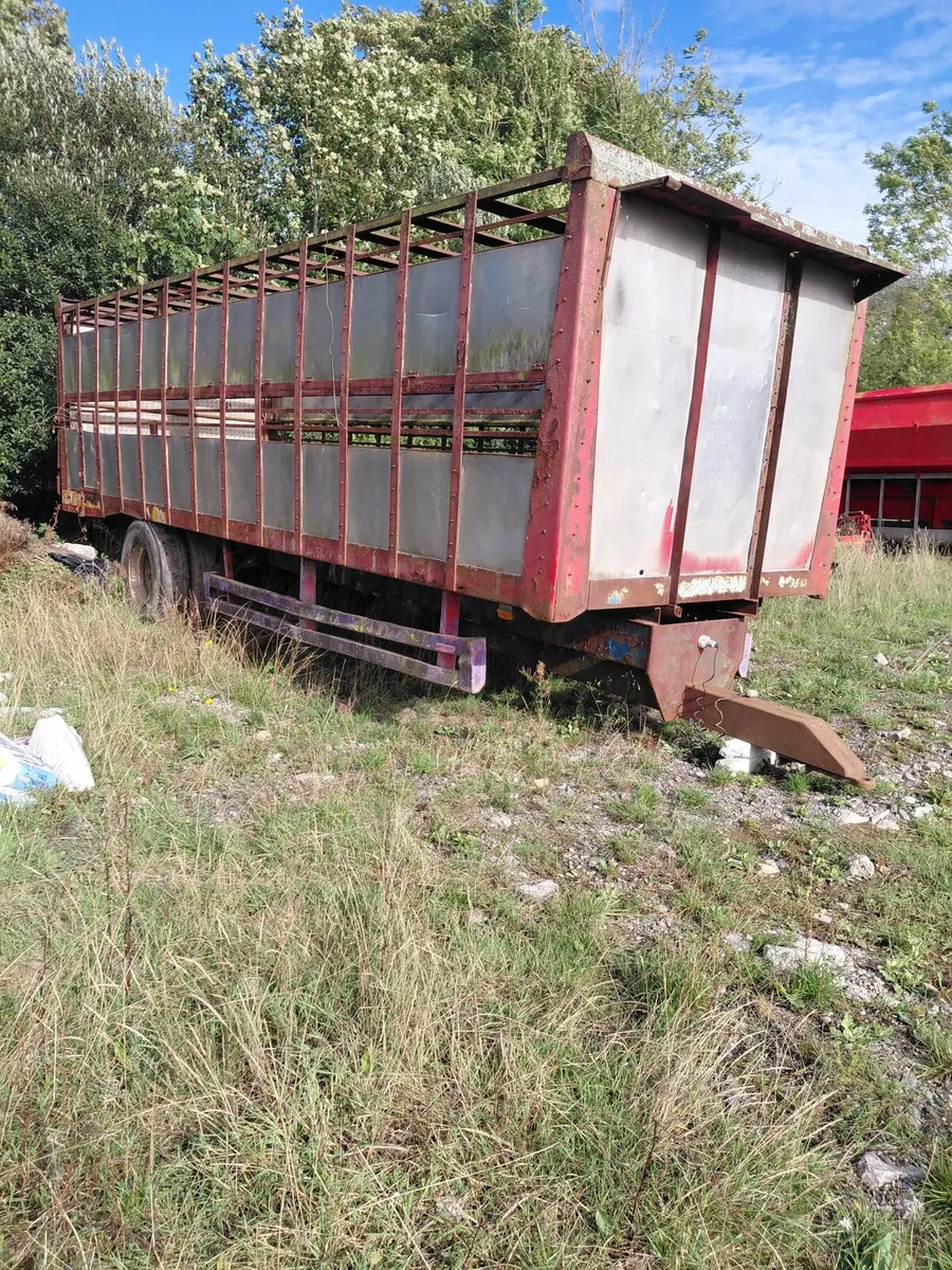 24 ft tractor cattle trailer - Image 1
