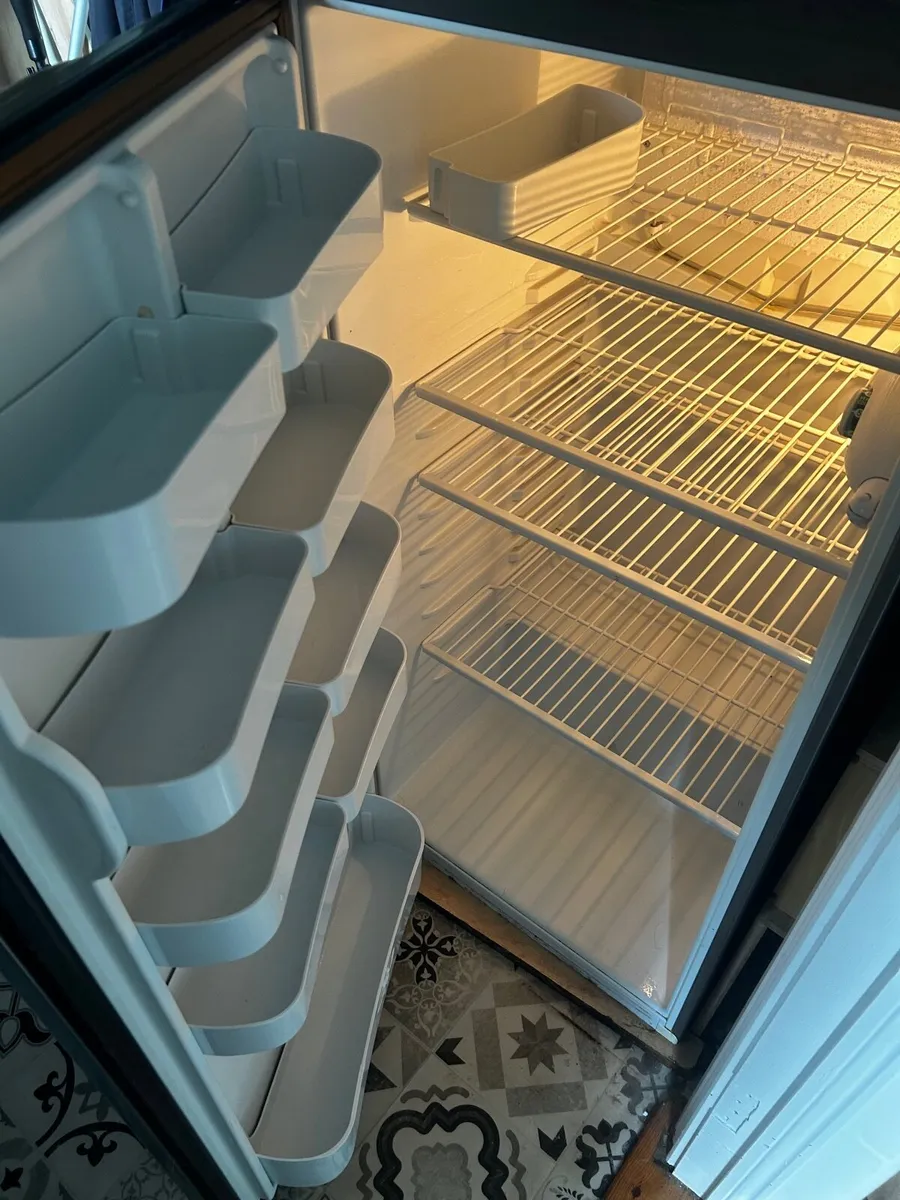 Freestanding fridge freezer - Image 4