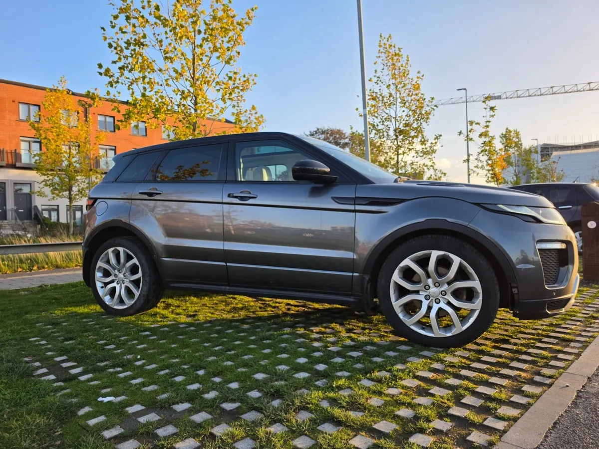 Range Rover Evoque - Image 2