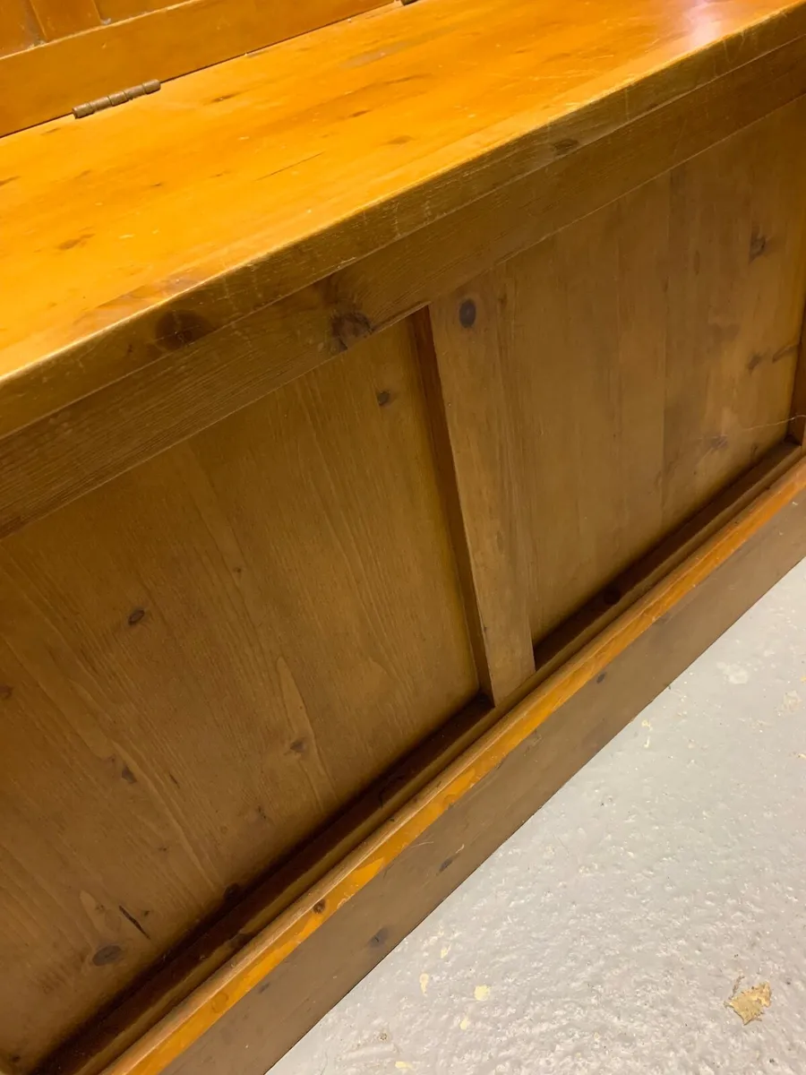 Monks bench with storage - Image 4