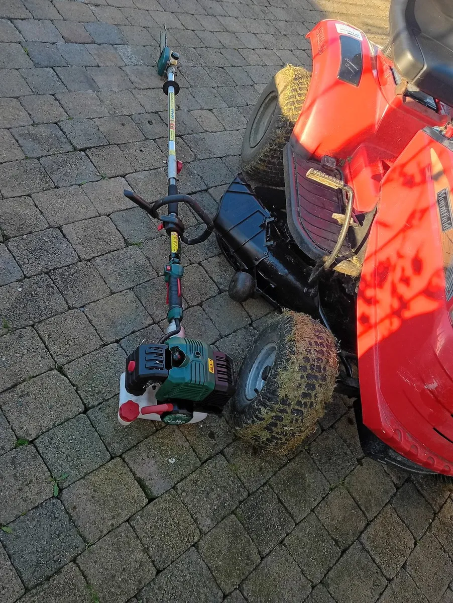 Mountfield ride on lawnmower - Image 2