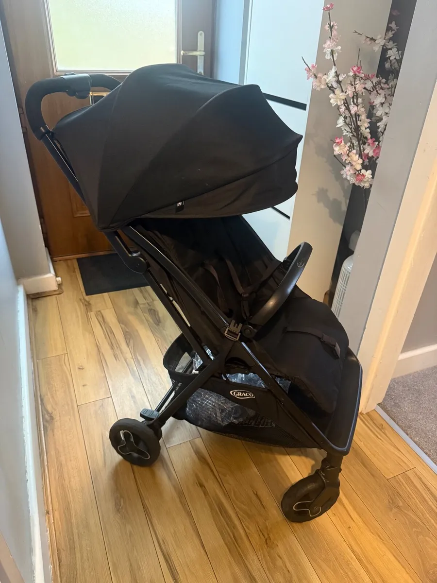 Graco Miravi Compact Stroller Black - Image 1