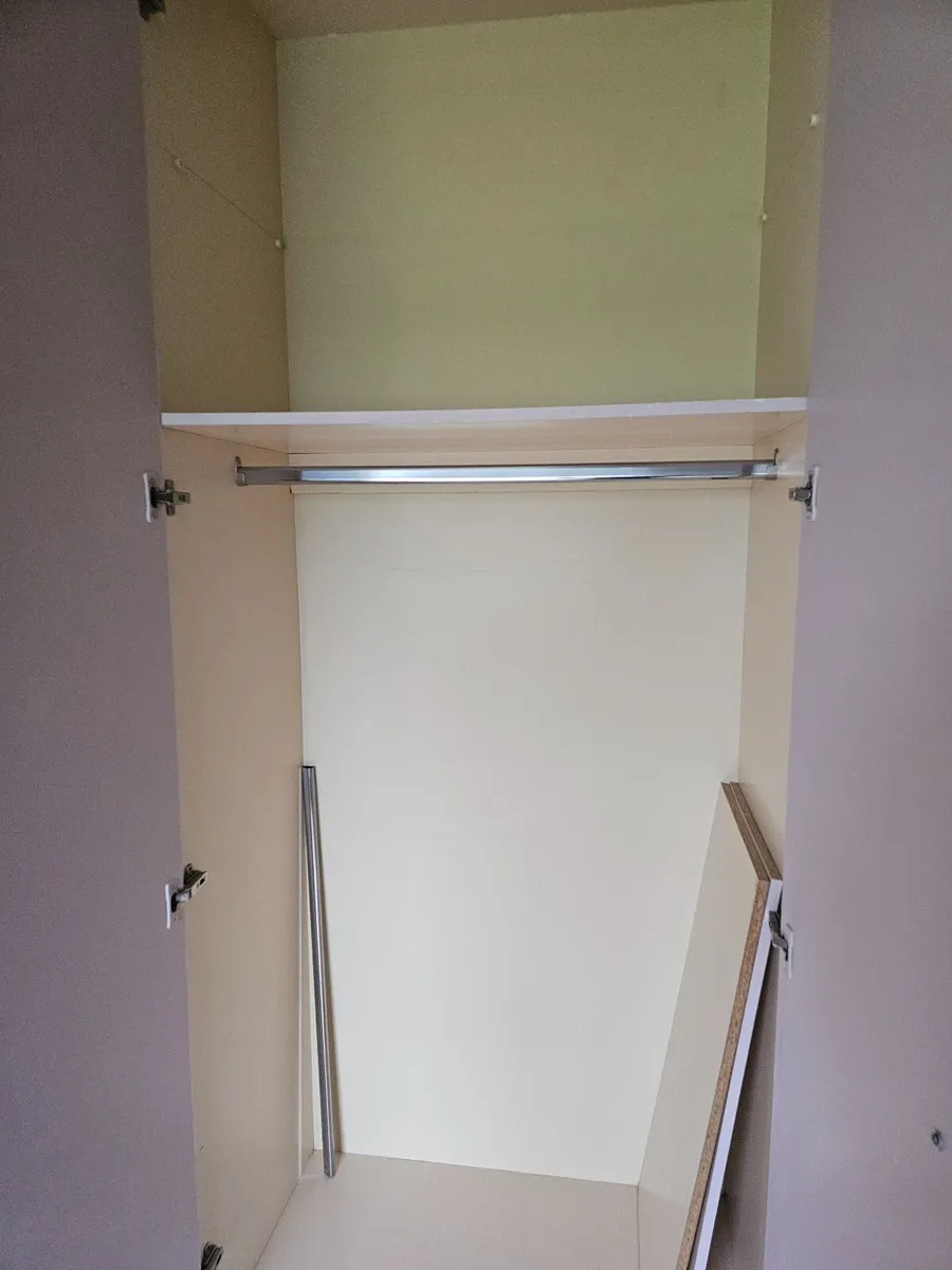 Built in wardrobe - Image 4
