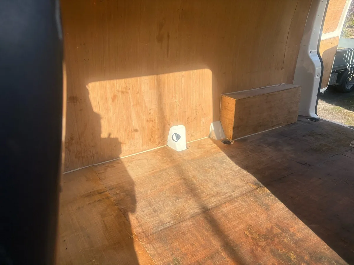 VW Transporter Van - Image 2