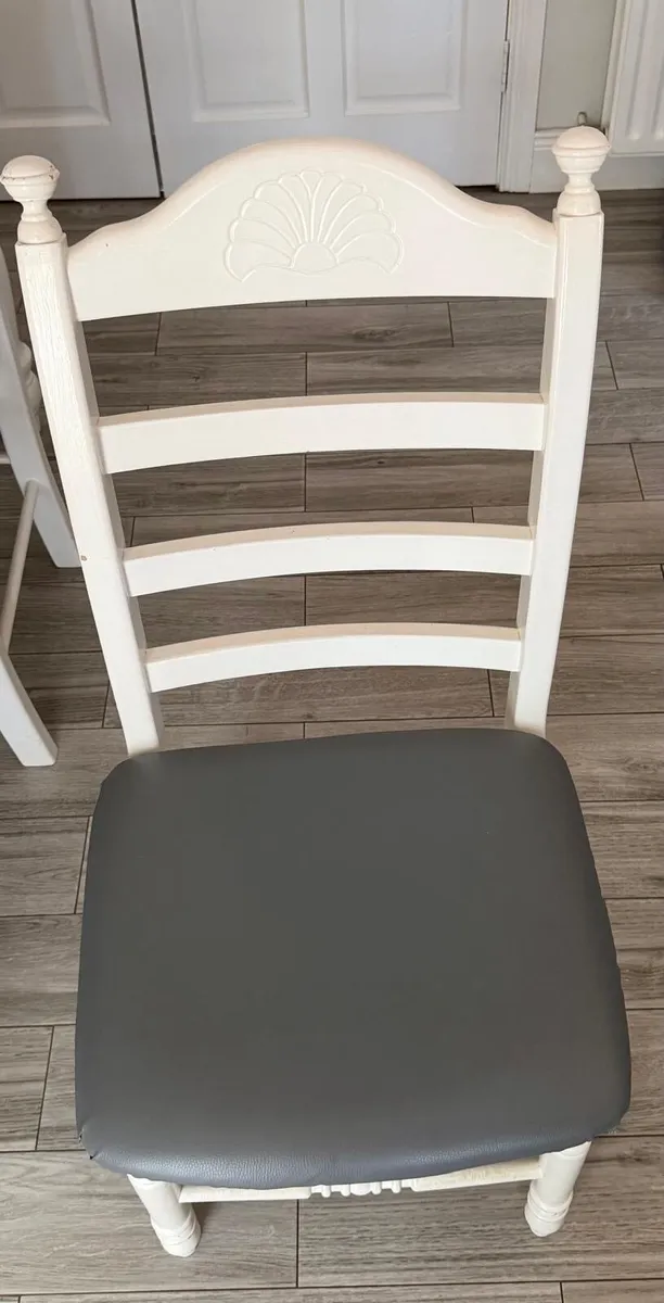 Table and 6 chairs - Image 3
