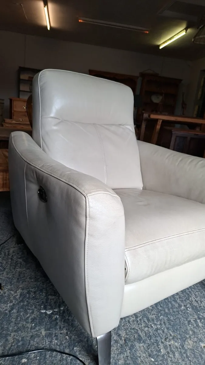 Memphis leather electric recliner armchair - Image 2
