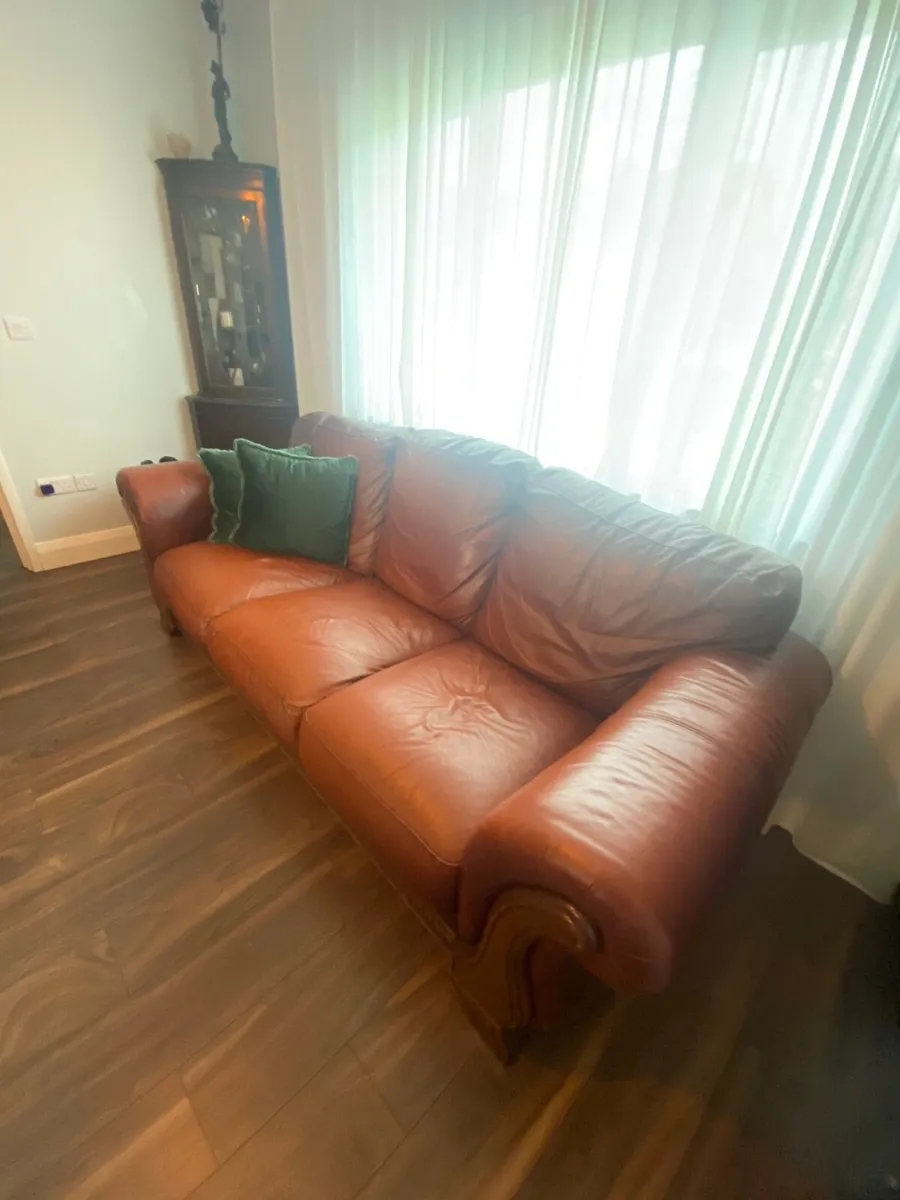 Couch and armchairs - Image 1