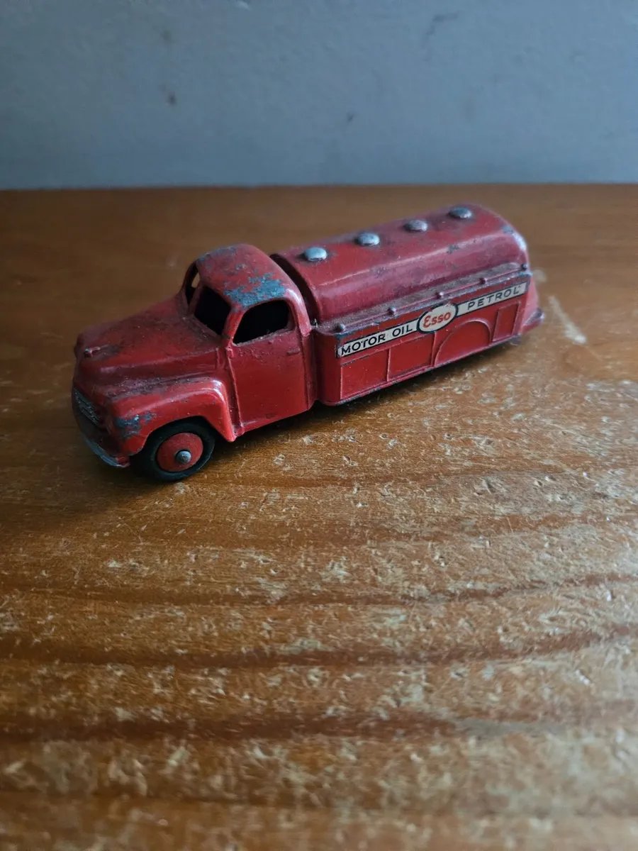 Dinky 1950's Esso Tanker - Image 1