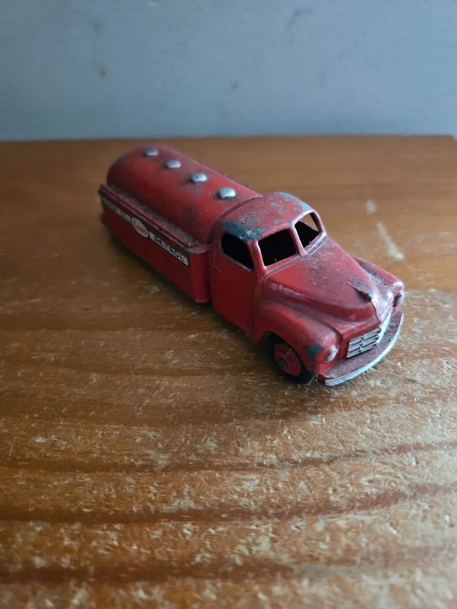 Dinky 1950's Esso Tanker - Image 3