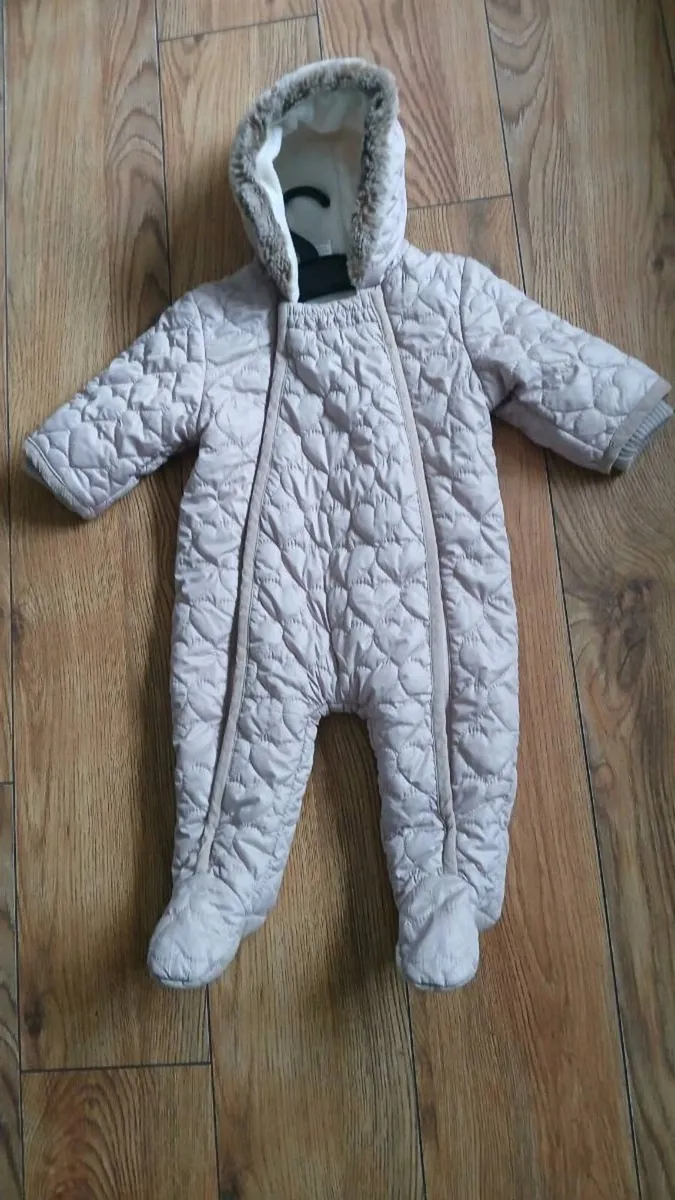 Snowsuit / all n one...3-6 mths - Image 1