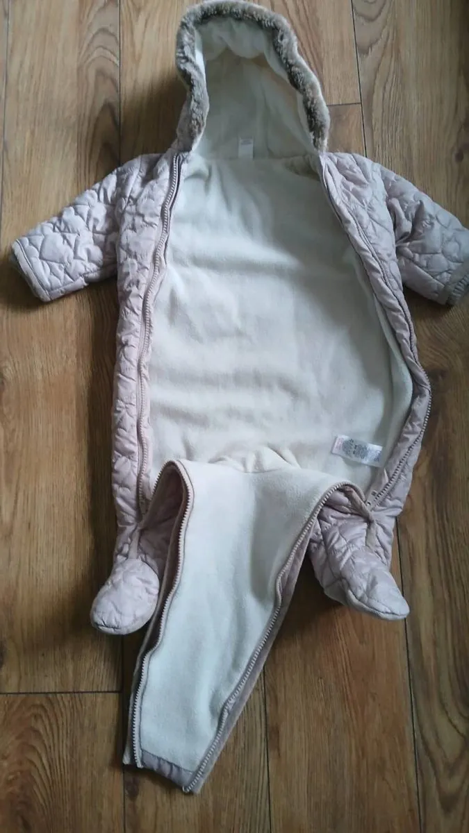 Snowsuit / all n one...3-6 mths - Image 2
